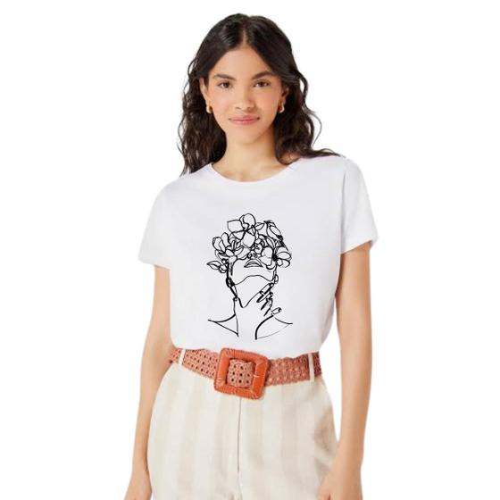 Imagem de Camiseta Feminina Com Estampa De Mulher Com Flores!