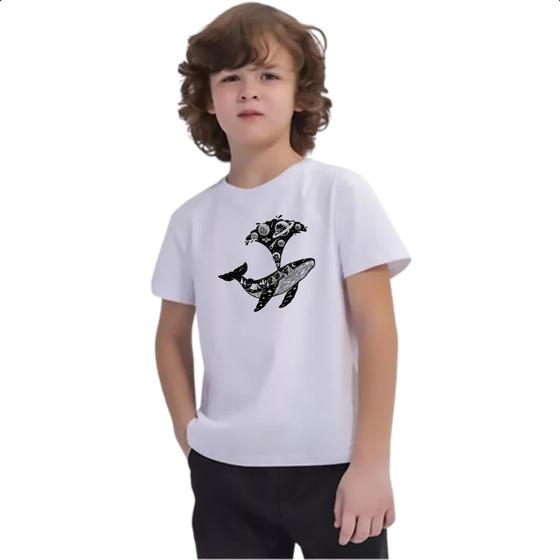 Imagem de Camiseta Infantil Baleia universo estrelas