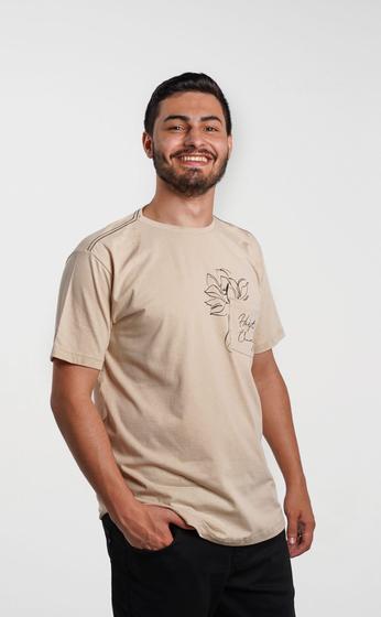 Imagem de Camiseta Masculina Com Bolso E Estampa Floral