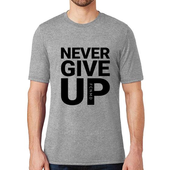 Imagem de Camiseta Never give up - Foca na Moda