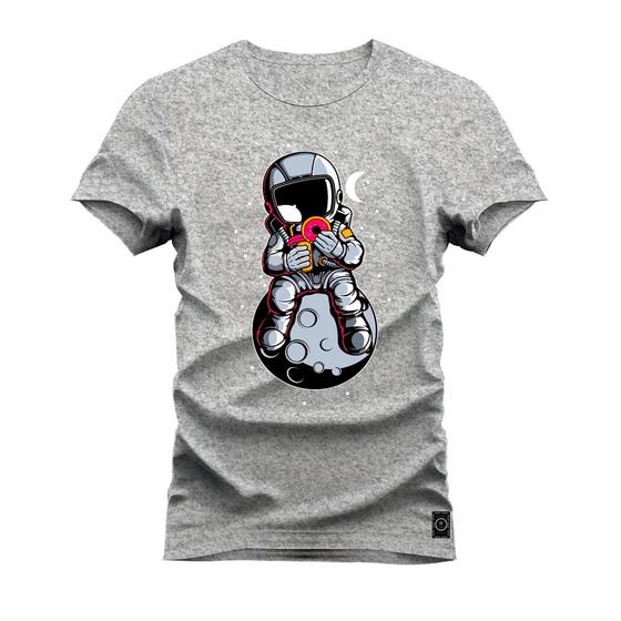 Imagem de Camiseta Plus Size Estampada Algodão Premium Confortável Astronauta Luinha