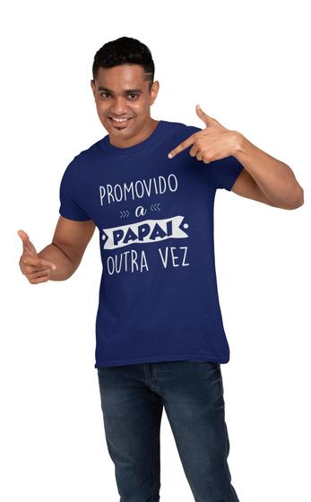 Imagem de Camiseta Promovido a Papai Outra Vez Colorida Azul Marinho