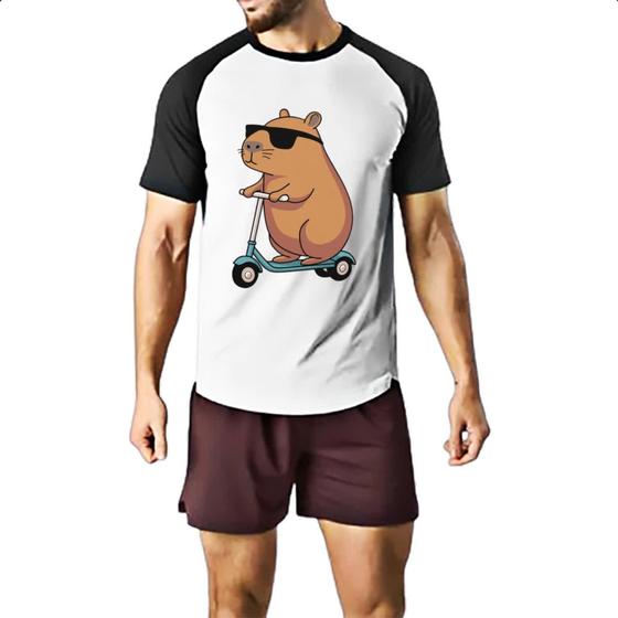 Imagem de Camiseta Raglan Capivara no patinete