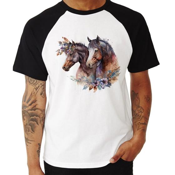 Imagem de Camiseta Raglan Casal de cavalos e flores - Foca na Moda