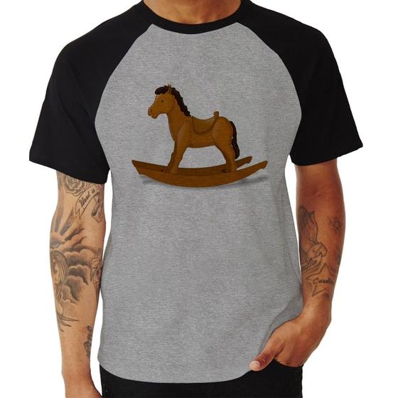 Imagem de Camiseta Raglan Cavalinho De Pau - Foca na Moda