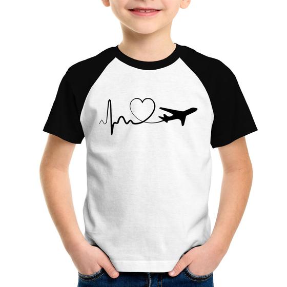 Imagem de Camiseta Raglan Infantil Avião Batimentos Cardíacos Coração - Foca na Moda