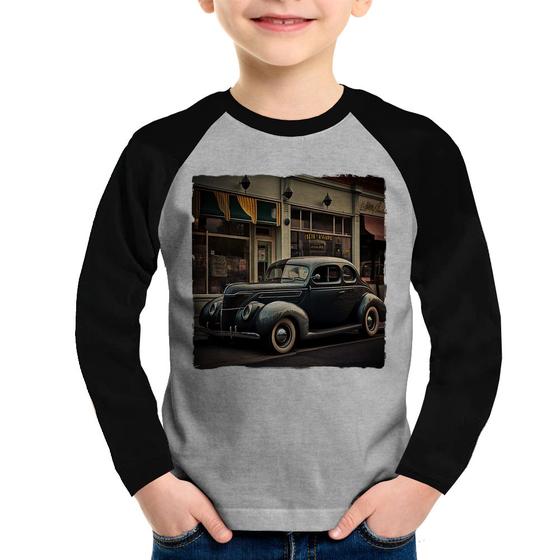 Imagem de Camiseta Raglan Infantil Carro clássico na cidade Manga Longa - Foca na Moda