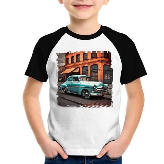 Imagem de Camiseta Raglan Infantil Carro retrô na cidade - Foca na Moda