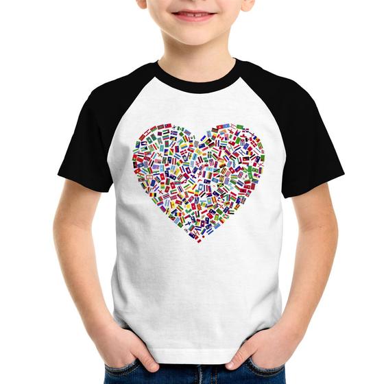 Imagem de Camiseta Raglan Infantil Coração Bandeiras - Foca na Moda