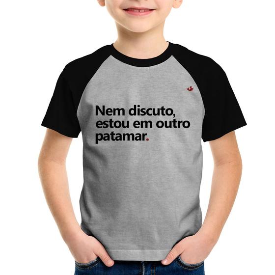 Imagem de Camiseta Raglan Infantil Nem discuto, estou em outro patamar - Foca na Moda