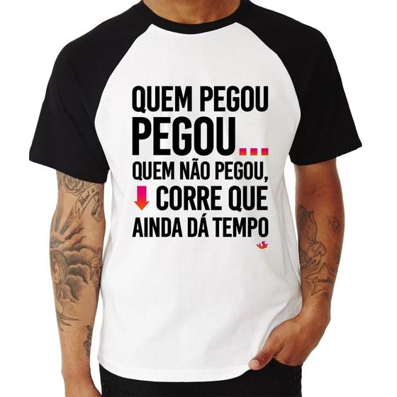 Imagem de Camiseta Raglan Quem pegou, pegou - Foca na Moda