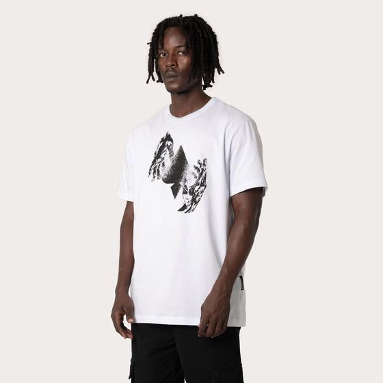 Imagem de Camiseta Regular MCD Mãos Espada