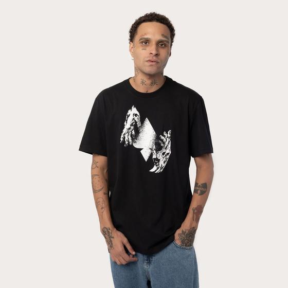 Imagem de Camiseta Regular MCD Mãos Espada