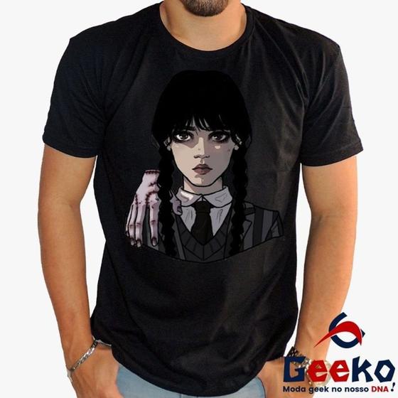 Imagem de Camiseta Wandinha e Mãozinha 100% Algodão Wednesday and Thing A Familia Addams Geeko