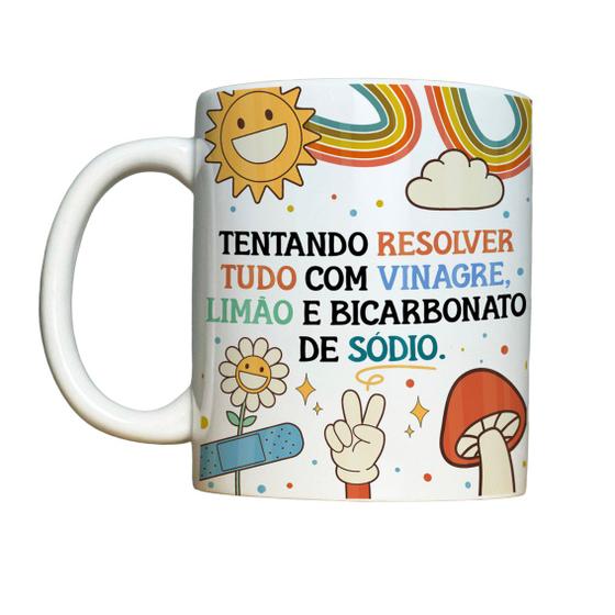 Imagem de Caneca 325ml Vibes Tentando resolver tudo com vinagre, limão