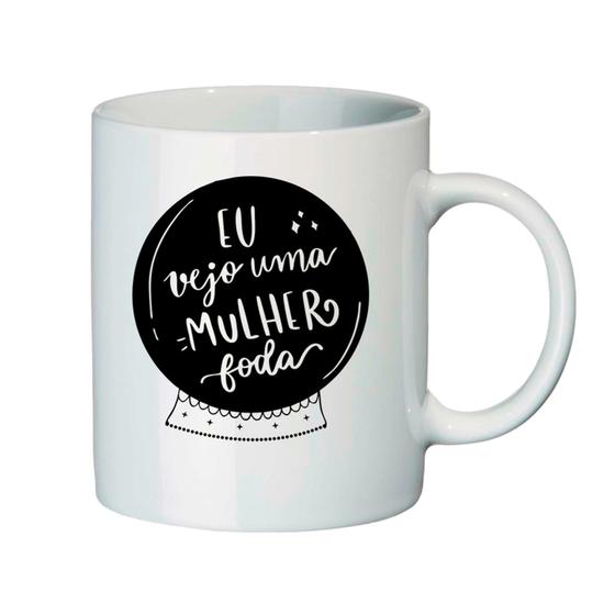 Imagem de Caneca com ilustração e frase de empoderamento feminino