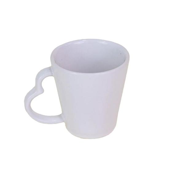 Imagem de Caneca Cônica Branca Alça Coração de Porcelana para Sublimação - 325ml