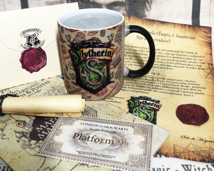 Imagem de Caneca Mágica Harry Potter Termossensível modelo Sonserina  com carta personalizada mapa bilhete e m