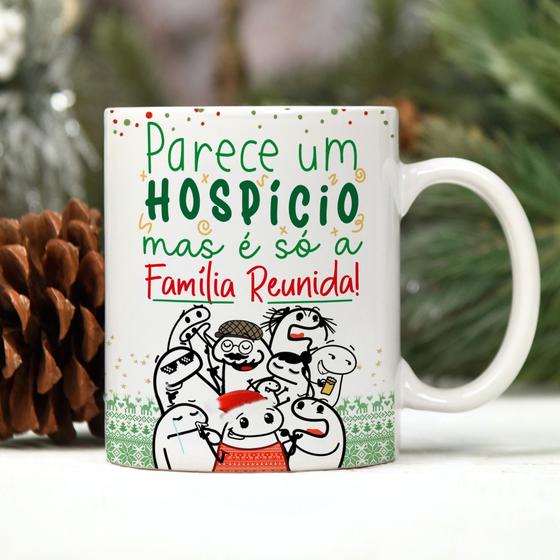 Imagem de Caneca Porcelana Flork  Natal parece um hospicio mas é só a Família reunida  325 ml