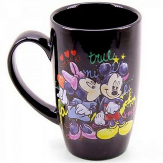 Caneca Porcelana Preta Mickey & Minnie: Disney Menor preço em Caneca Porcelana Preta Mickey & Minnie: Disney