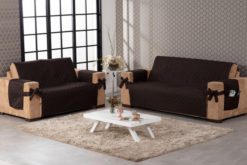 Imagem de capa protetor de sofá 2 e 3 lugares com laço porta controle matelado marrom