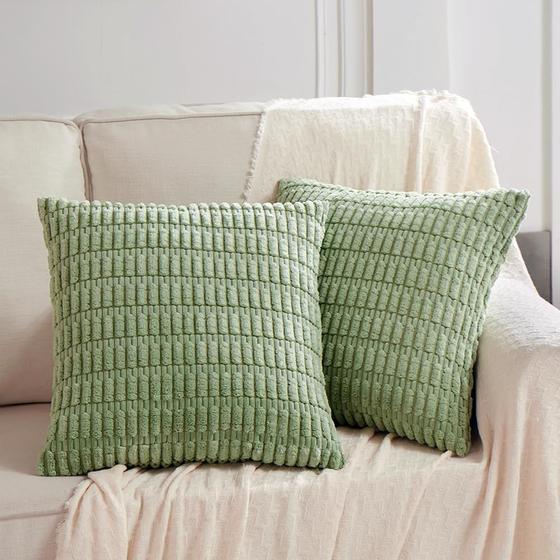Imagem de Capas de Travesseiro em Veludo Cotelê Verde Sálvia Fancy Homi - 45x45cm (2 Unidades)