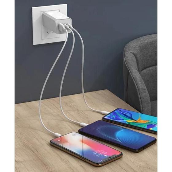 Imagem de Carregador Ultra Rápido Quick 65w 03 Portas USB-A + USB-C