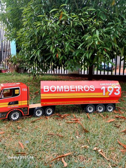 Imagem de Carreta tanque brinquedo madeira vermelho bombeiros ATENÇÃO Compre só 1 produto por compra!Obrigada