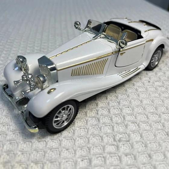 Imagem de Carrinho de Brinquedo Retro Vintage - Modelo de Carro de Liga Diecast para Meninos