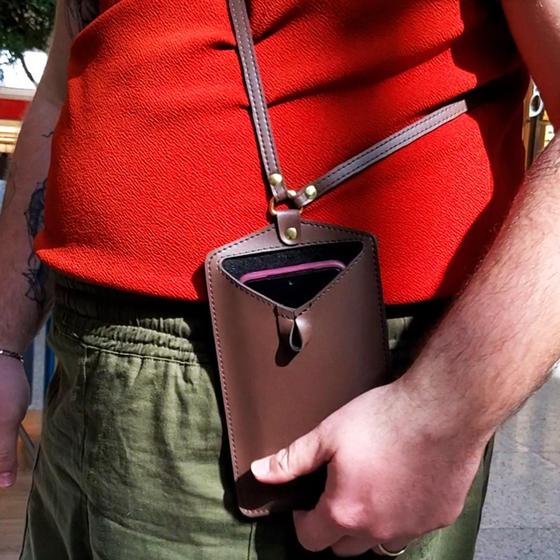 Imagem de Case para Celular e Documentos Tropix em Sintético (PVC) com Compartimento para Cartões