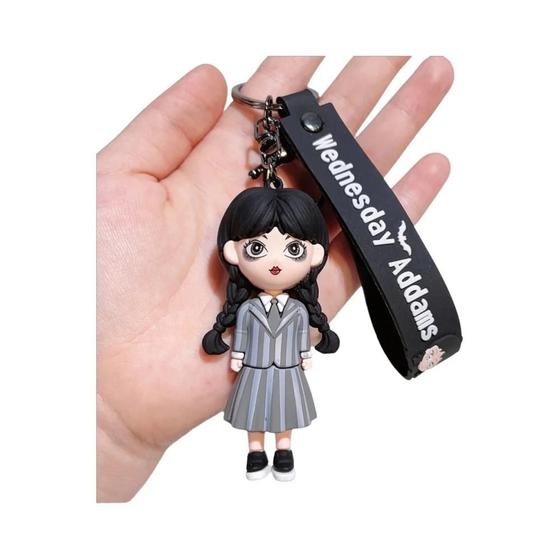 Imagem de Chaveiro de Silicone da Mão da Wandinha Addams - Decoração de Halloween para Chaveiros e Mochilas