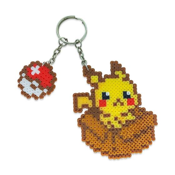 Imagem de Chaveiro duplo pixel art (hama bead) pikachu e pokebola