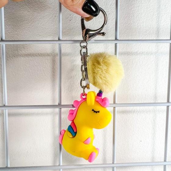 Imagem de Chaveiro fofo Unicórnio com Pompom e Mosquetão