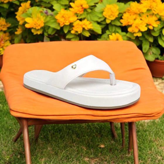 Imagem de Chinelo Feminino Flat-form Confortável Sola Alta Sandália de Dedo Moderna Ferias Verão Branco - 016