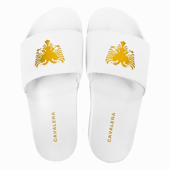Imagem de Chinelo Slide Cavalera Branco com Logo Dourada