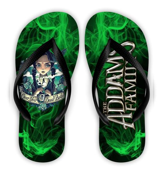 Imagem de Chinelo Temático A Familia Addams Wandinha 2 fundo verde Tira Preta