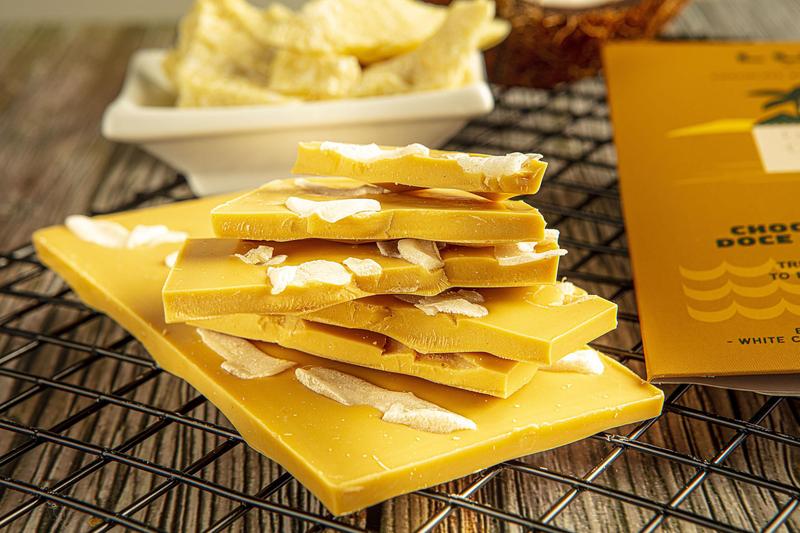 Chocolate Branco 36 Doce de Leite com Coco Luzz Cacau Chocolate