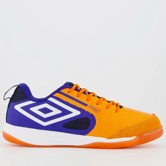 Chuteira Futsal Umbro Pró 5 Bump - Laranja + Azul Menor preço em Chuteira Futsal Umbro Pró 5 Bump - Laranja + Azul