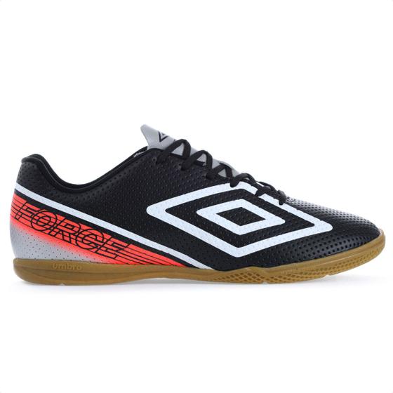 Imagem de Chuteira Umbro Futsal Force Preto Branco e Coral - Masculino