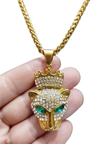 Imagem de Colar com Pingente de Pantera Coroa Rei Rainha com Olhos Verdes