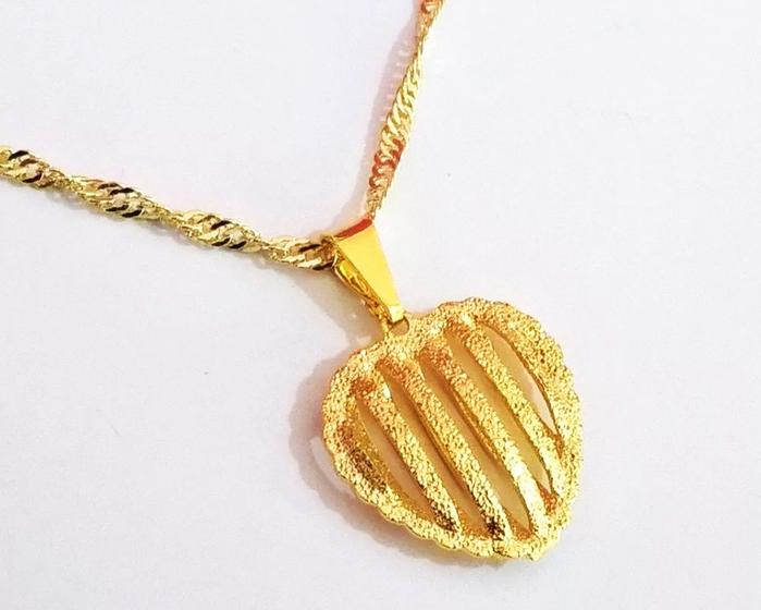 Imagem de Colar Coração Detalhes Amor Folheado Ouro 18k