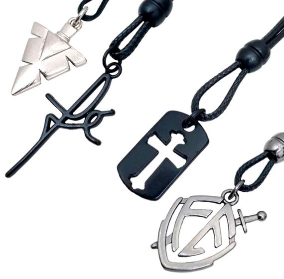 Imagem de Colar Cordão Longo Fio Couro Encerado Ajustável com Pingente Aço Inox All Black Manuscrito Fé Masculino/Feminino Moda
