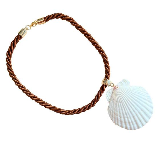 Imagem de Colar de Cordão com Concha Média Pendurada