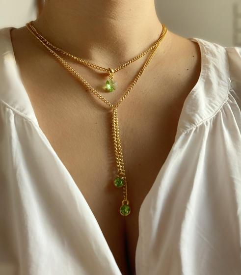 Imagem de Colar duplo banhado a ouro 18k estilo gravatinha com cristais verdes