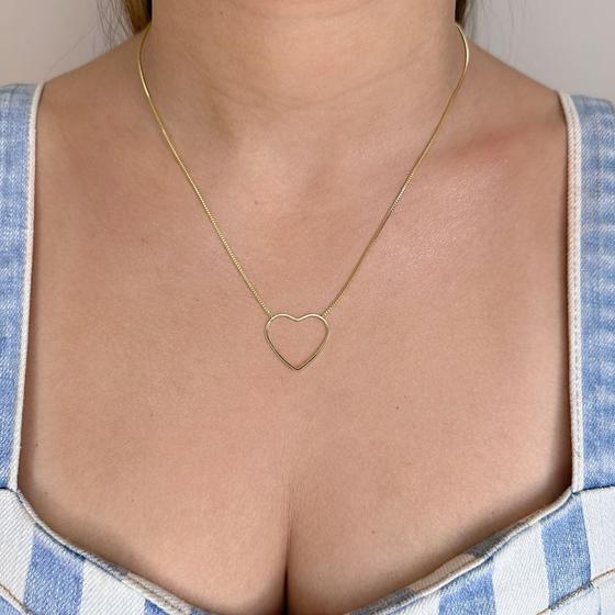 Imagem de Colar Gargantilha Coração Liso Vazado Banhado em Ouro 18k