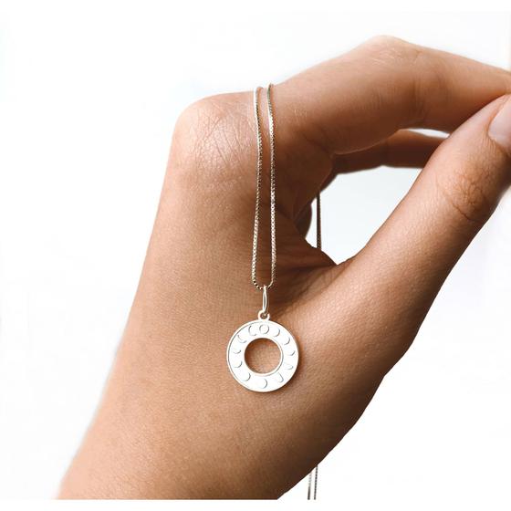Imagem de Colar Medalha Fases da Lua Prata 925