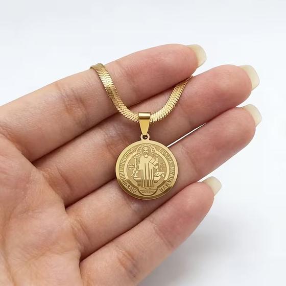 Colar Medalha São Bento Aço Inoxidável Corrente Flat Luxo Unissex Dourado Prata Antialérgico Premium