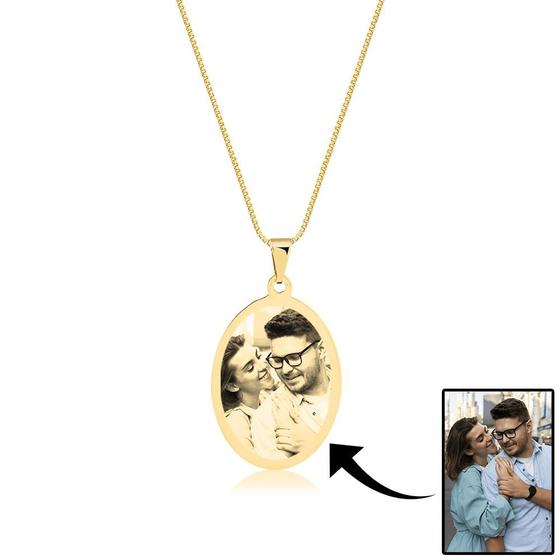 Imagem de Colar Pingente Oval Personalizado Com Foto Banhado Em Ouro 18K