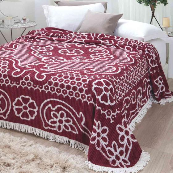 Colcha Chenille Jolitex Queen Com Franja 2,20x2,40m Vinho Menor preço em Colcha Chenille Jolitex Queen Com Franja 2,20x2,40m Vinho