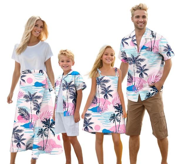 Combinando roupas havaianas: família cromoncente, pai, filho, mãe